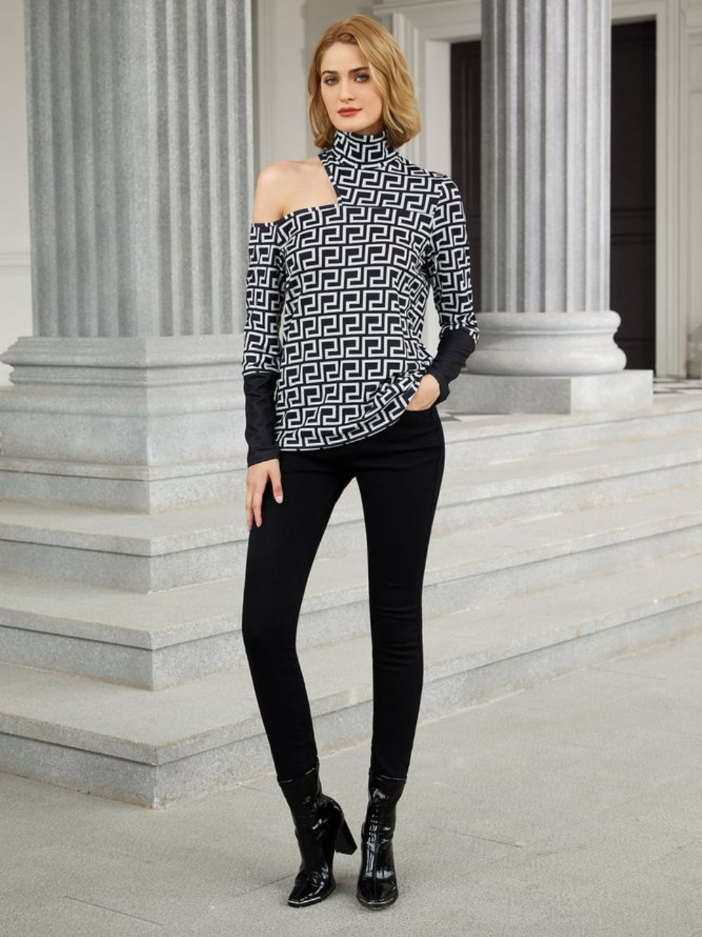 Elegante Top Met Hoge Hals Print