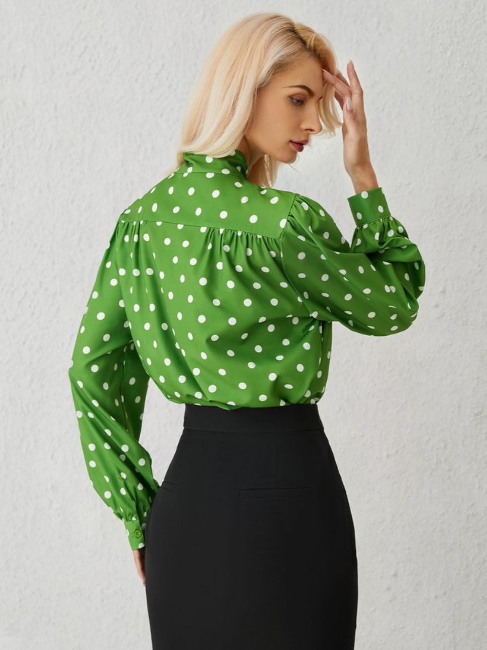 Groene Losse Stippenlange Mouw Elegante Stand H-Lijn Kraag Tops