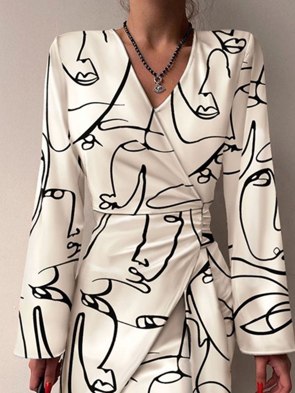 Elegante V-Hals Jurk Met Abstracte Print Lange Mouwen