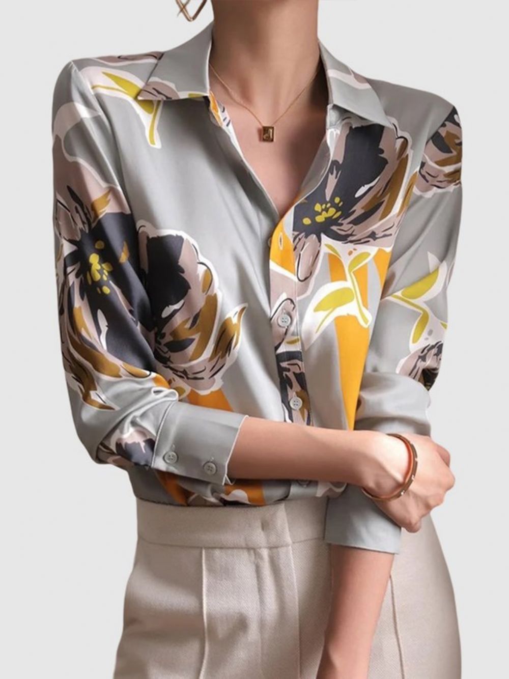 Elegante Blouse Met Overhemdkraag Lange Mouwen Met Bloemen