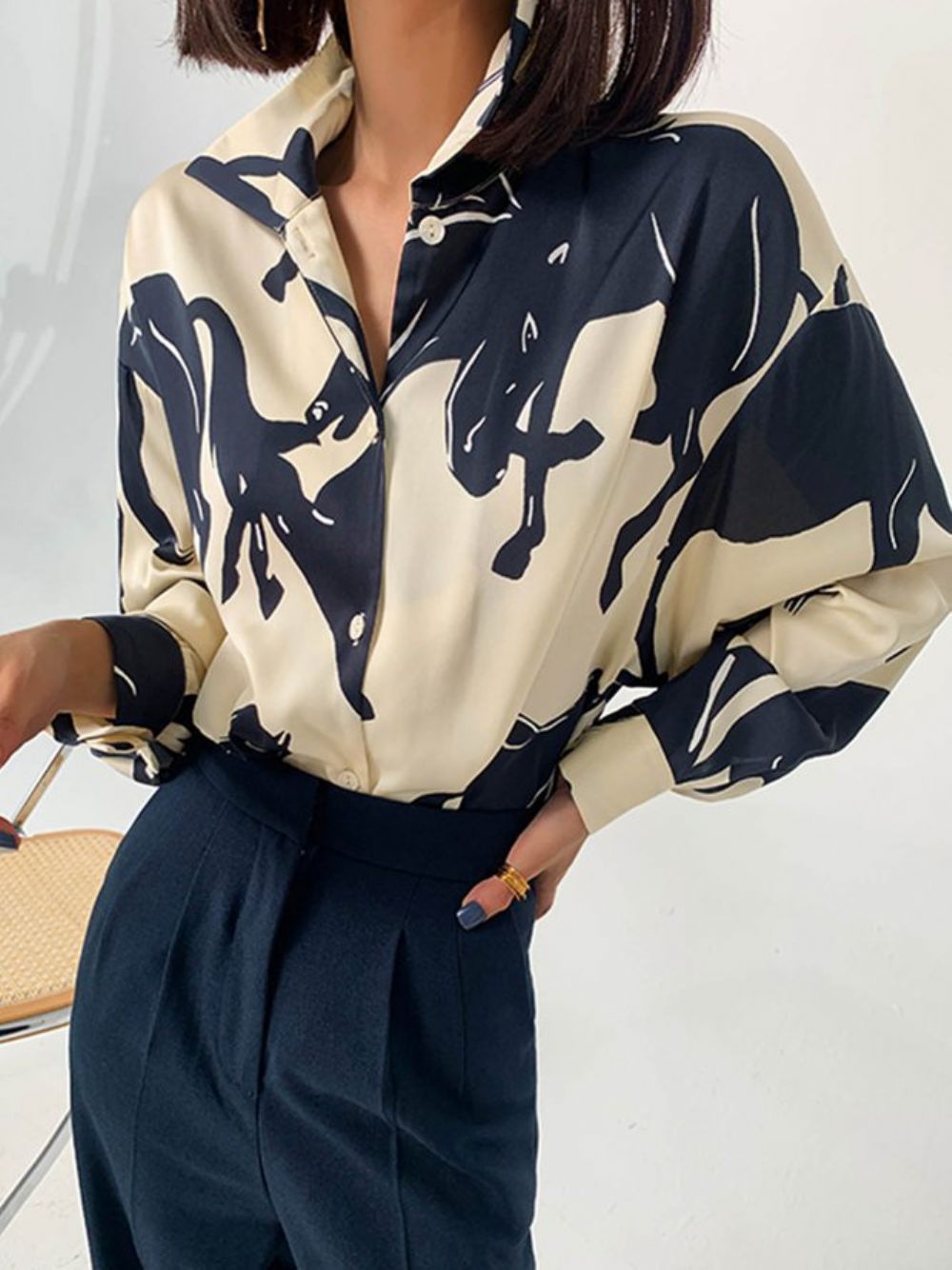 Losse Abstracte Overhemdkraag Blouse Met Lange Mouwen