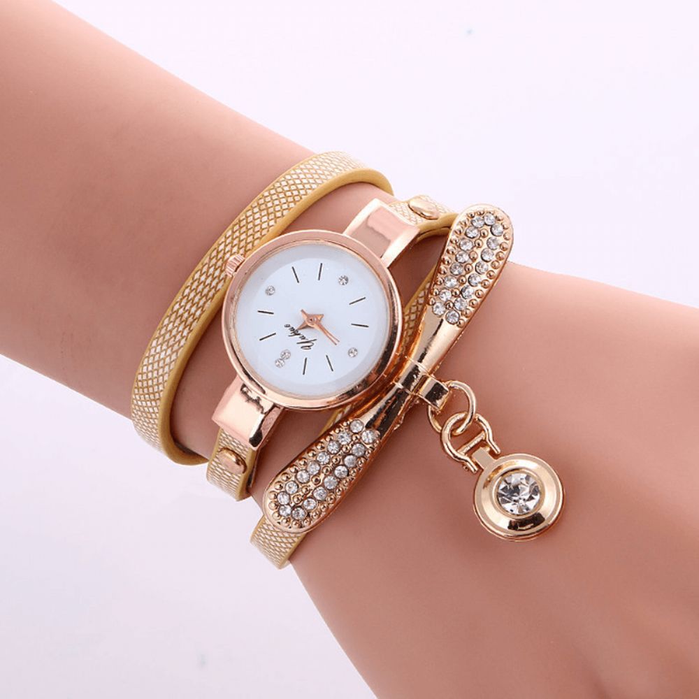 Casual Dameshorloge Lederen Band Strass Metalen Decoratieve Cirkel Hanger Multi-Layer Quartz Horloge