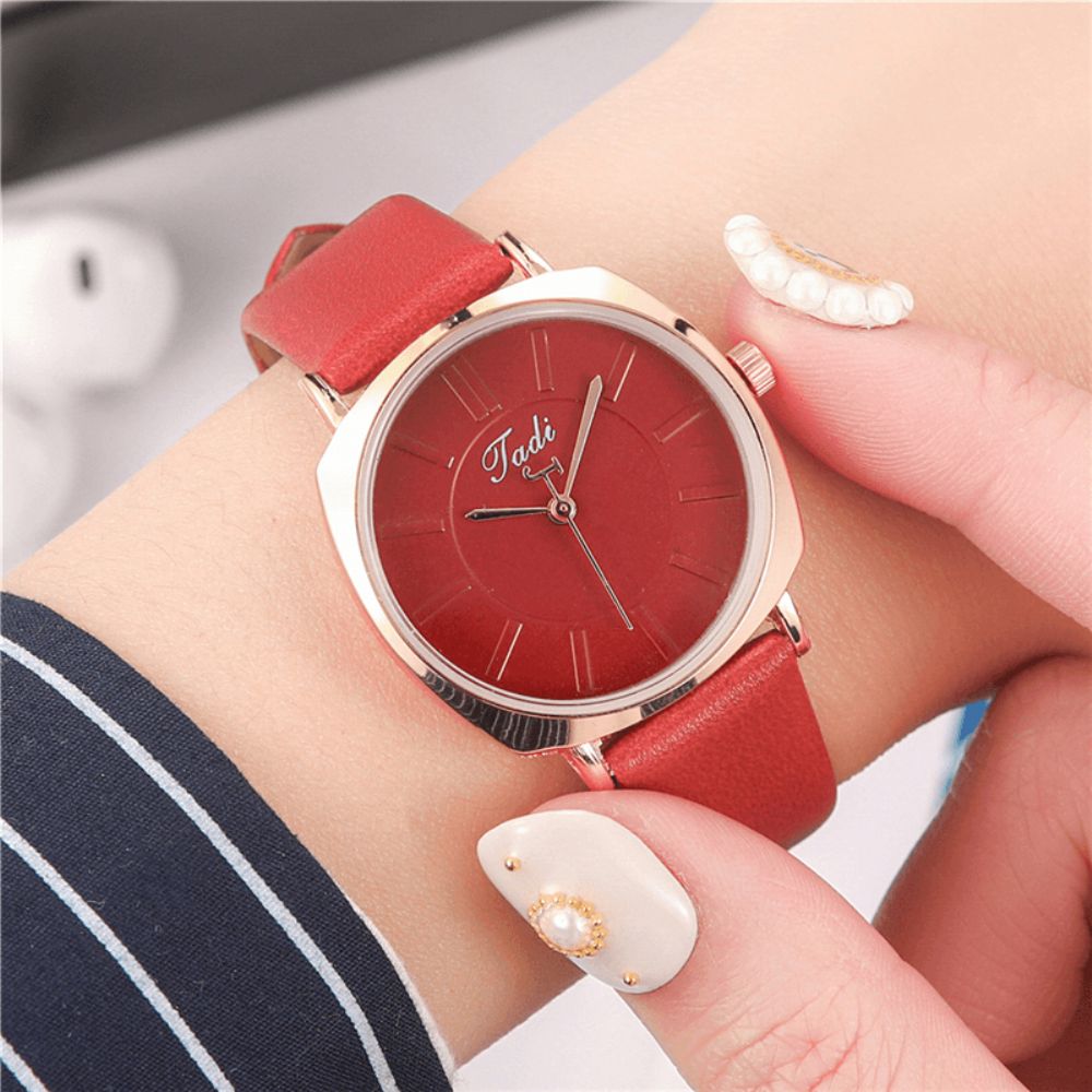 Eenvoudige Elegante Trendy Dames Horloge Rose Goud Legering Case Lederen Band Vrouwelijke Quartz Horloges