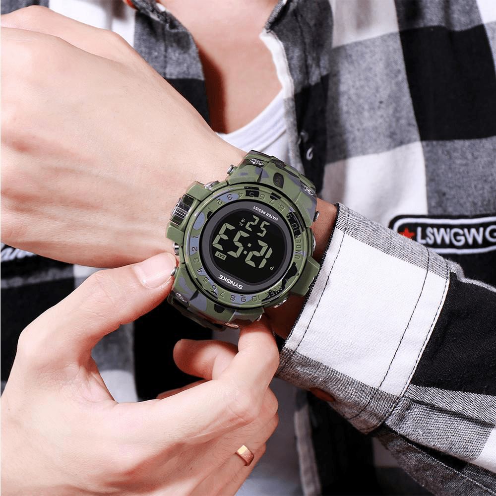 Synoke 9030 Mode Herenhorloge Waterdicht Weekweergave Alarm El Licht Camouflage Digitaal Horloge