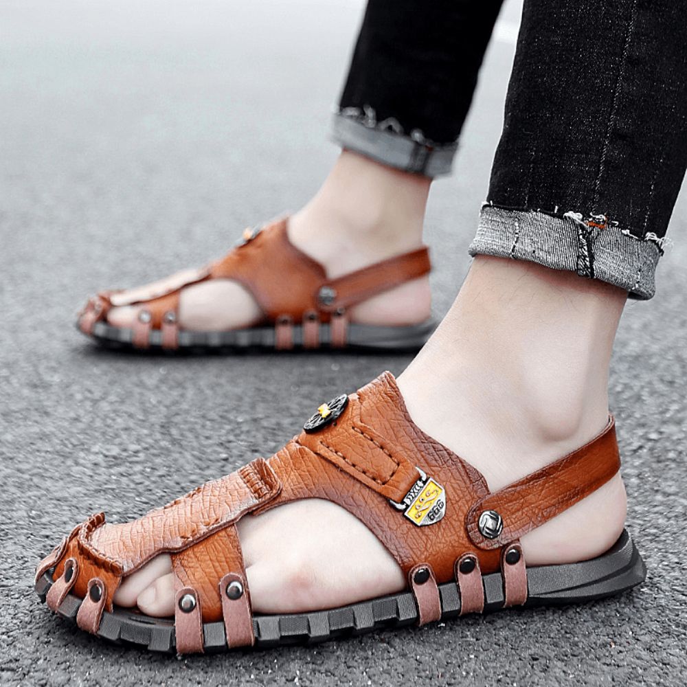 Heren Casual Zachte Microvezel Metalen Decoratie Slip Op Outdoor Sandalen