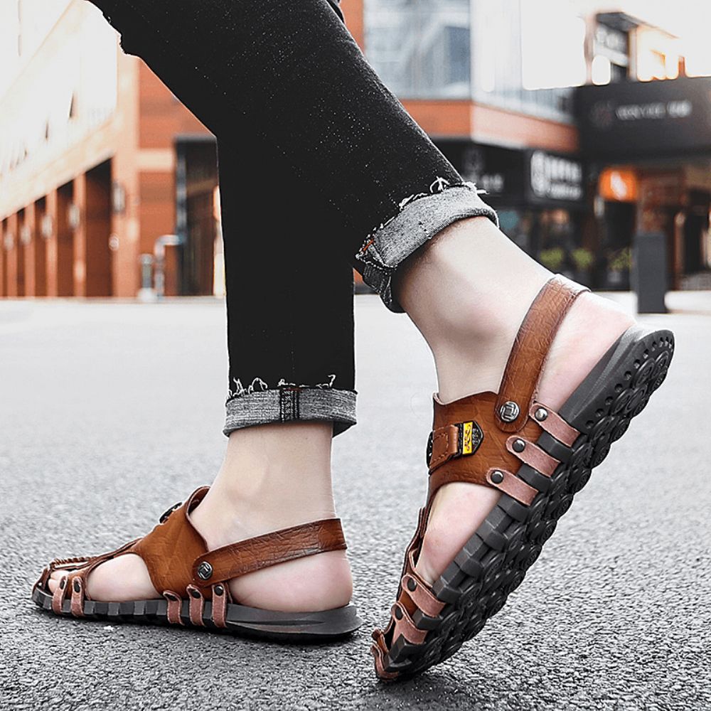 Heren Casual Zachte Microvezel Metalen Decoratie Slip Op Outdoor Sandalen